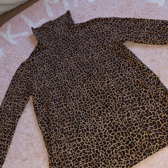 J crew tissue? Turtleneck leopard print xxs - Picture 5 of 11